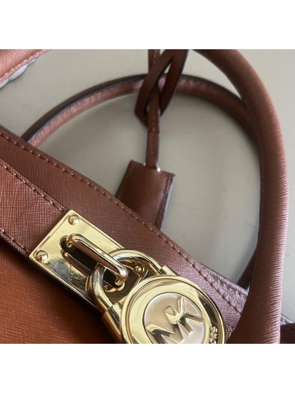 Michael Kors Large Hamilton Bag - Picture 9 of 16